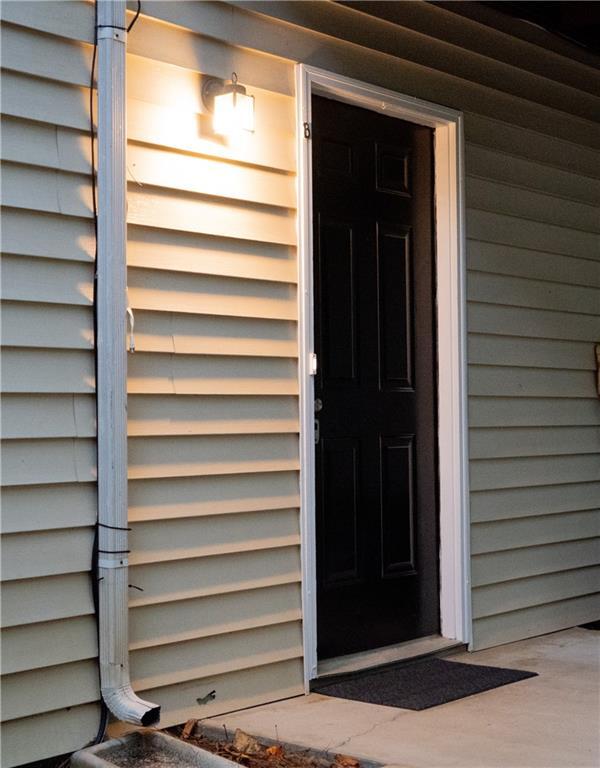 property at 1600 Oakpoint Dr SW