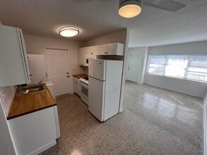 1425 Virginia Dr in Orlando, FL - Building Photo - Building Photo
