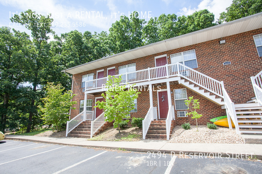 2494 Reservoir St in Harrisonburg, VA - Building Photo