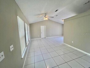 2342 Queenswood Cir in Kissimmee, FL - Building Photo - Building Photo