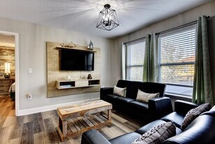 5254 Wildwood Wy in Davenport, FL - Building Photo