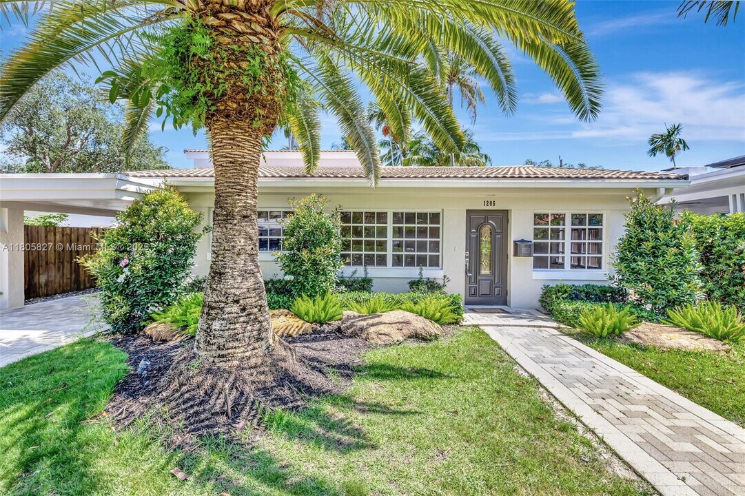 1205 SE 11th Ct in Fort Lauderdale, FL - Building Photo