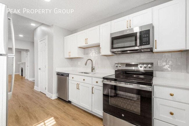 property at 419 E Mithoff St