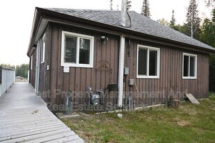 5395 Erickson St in Prince George, BC - Building Photo