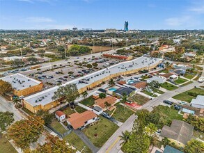 6781 Franklin St in Hollywood, FL - Building Photo - Building Photo