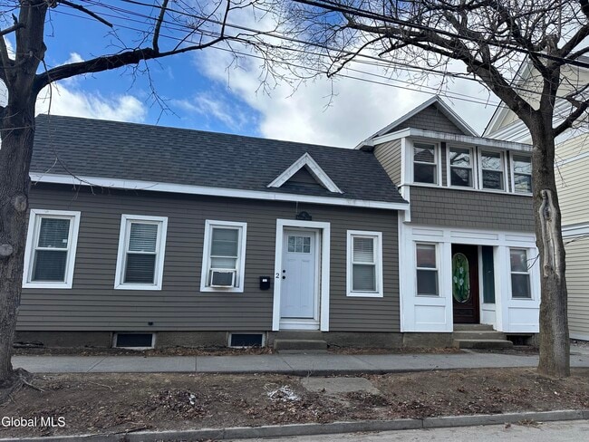 61 Beekman St in Saratoga Springs, NY - Building Photo - Building Photo