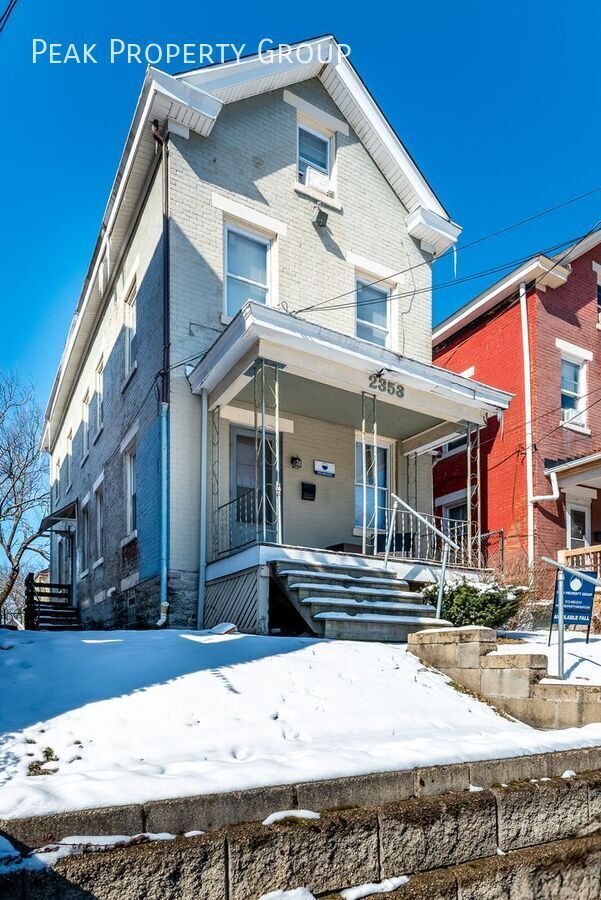 2353 Stratford Ave in Cincinnati, OH - Building Photo - Building Photo