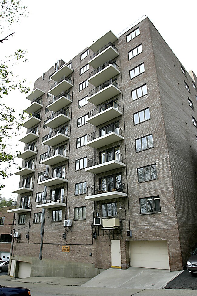 Lebanon House in Pittsburgh, PA - Foto de edificio - Building Photo