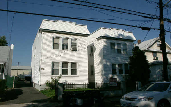 657-659 Maple Ave in Elizabeth, NJ - Building Photo