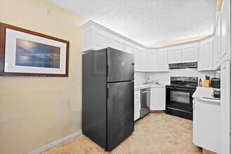 1014 Green Pine Blvd in West Palm Beach, FL - Building Photo - Building Photo