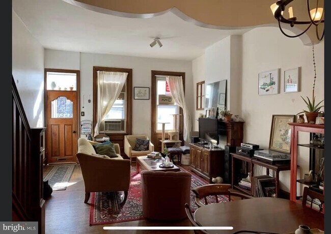 2038 E Dauphin St in Philadelphia, PA - Building Photo - Building Photo