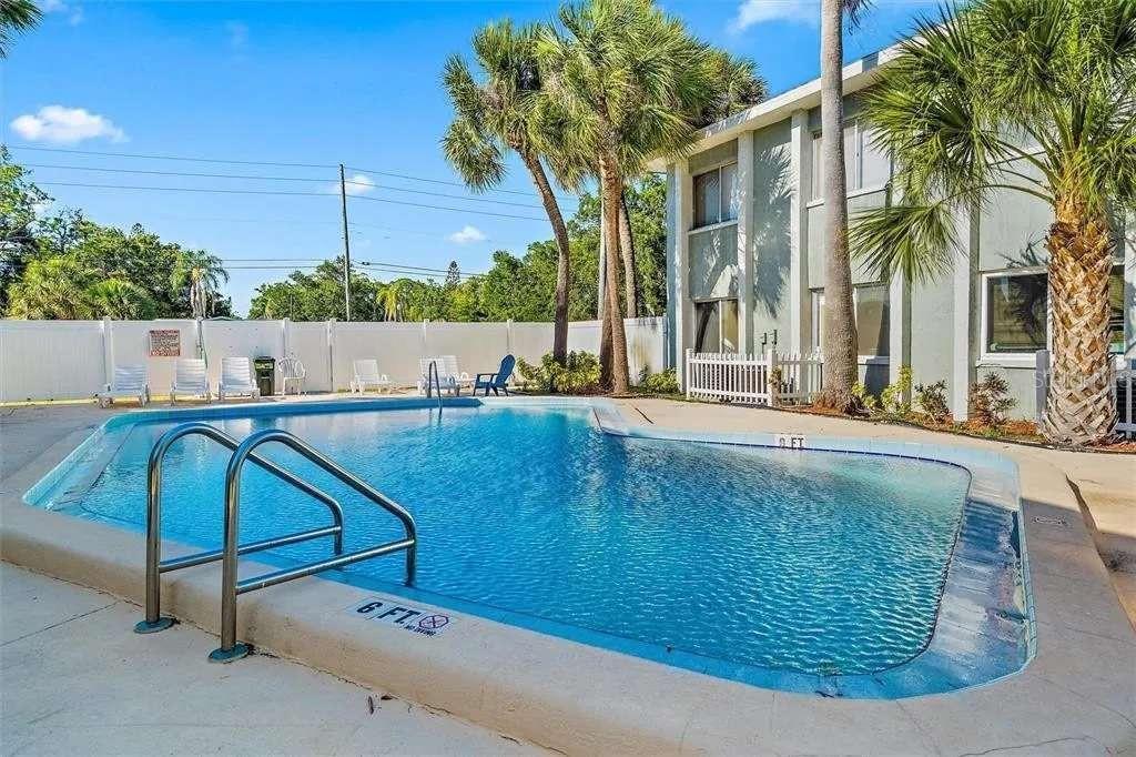 379 47th Ave N in St. Petersburg, FL - Building Photo