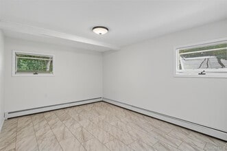 3 Hudson Bluff Cir in Marlboro, NY - Building Photo - Building Photo