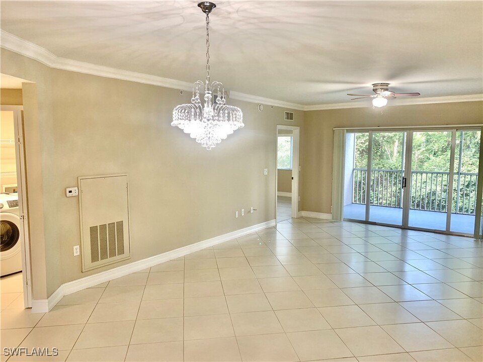 7811 Regal Heron Cir in Naples, FL - Building Photo