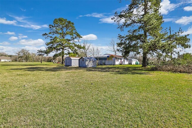 37 Private Rd 6065 in Dayton, TX - Building Photo - Building Photo