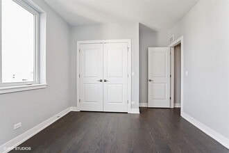 3620 W Irving Park Rd, Unit 2R in Chicago, IL - Foto de edificio - Building Photo