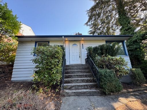 3232 12th Ave W in Seattle, WA - Building Photo - Building Photo