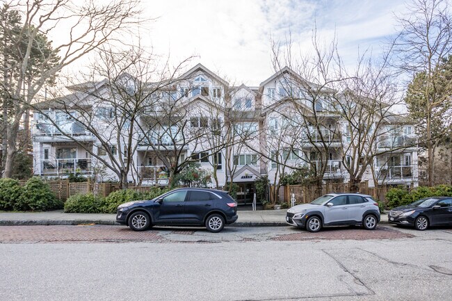 City Gardens in Vancouver, BC - Building Photo - Building Photo