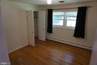1306 Saluja Hill Ct in McLean, VA - Building Photo - Building Photo