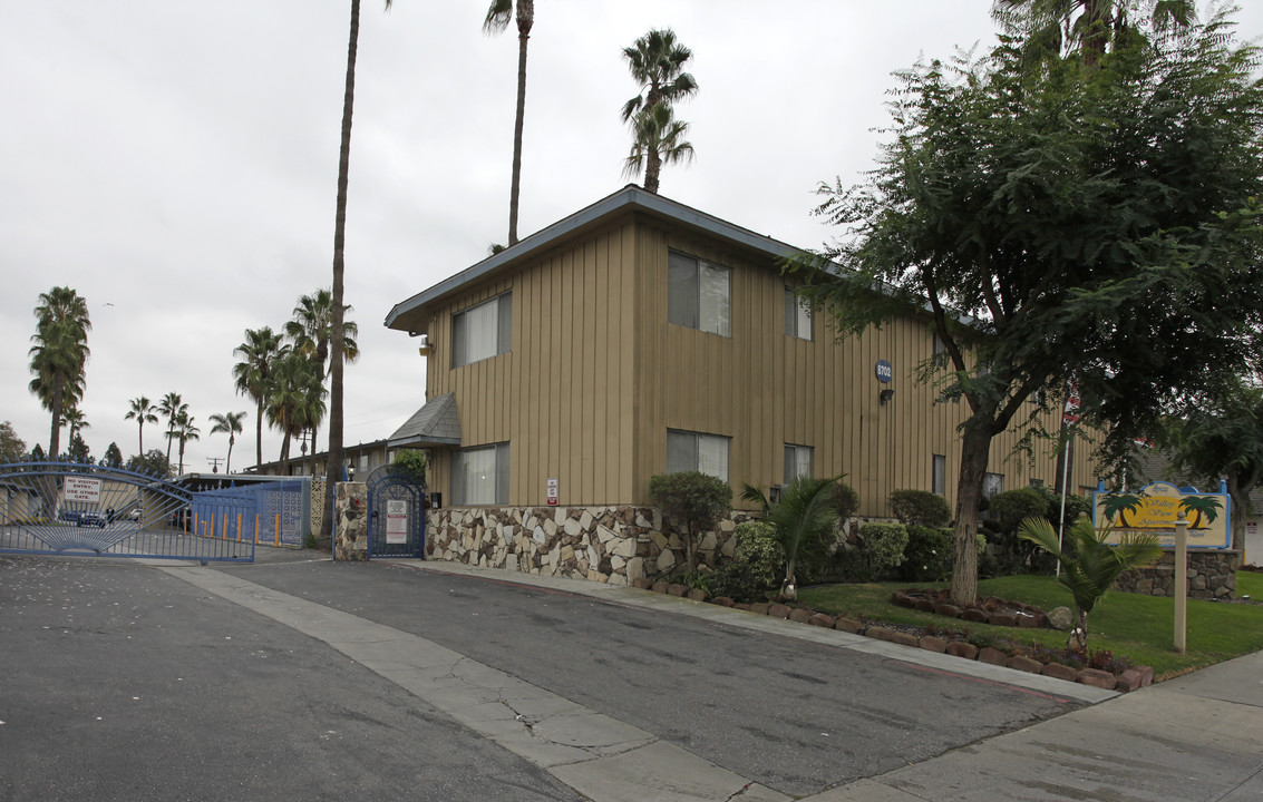 Valley View Apartments in Buena Park, CA - Building Photo