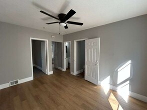 1093 E 147th St in Cleveland, OH - Building Photo - Building Photo