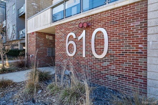 204 S Troy St in Royal Oak, MI - Building Photo - Building Photo