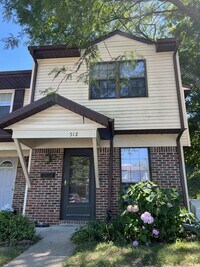 512 E Graham Plz, Unit D