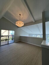 2421 Calle Linares in Santa Barbara, CA - Foto de edificio - Building Photo