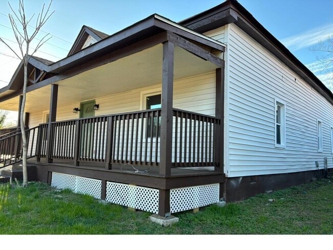 1195 Lawton Dr in Macon, GA - Building Photo - Building Photo