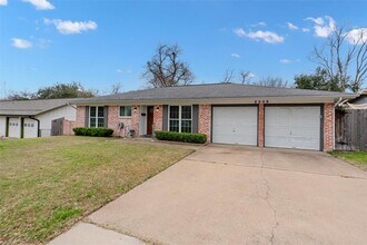 2009 Northridge Dr in Austin, TX - Building Photo - Building Photo