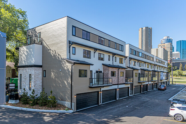 The Flats in Rossdale in Edmonton, AB - Building Photo - Building Photo