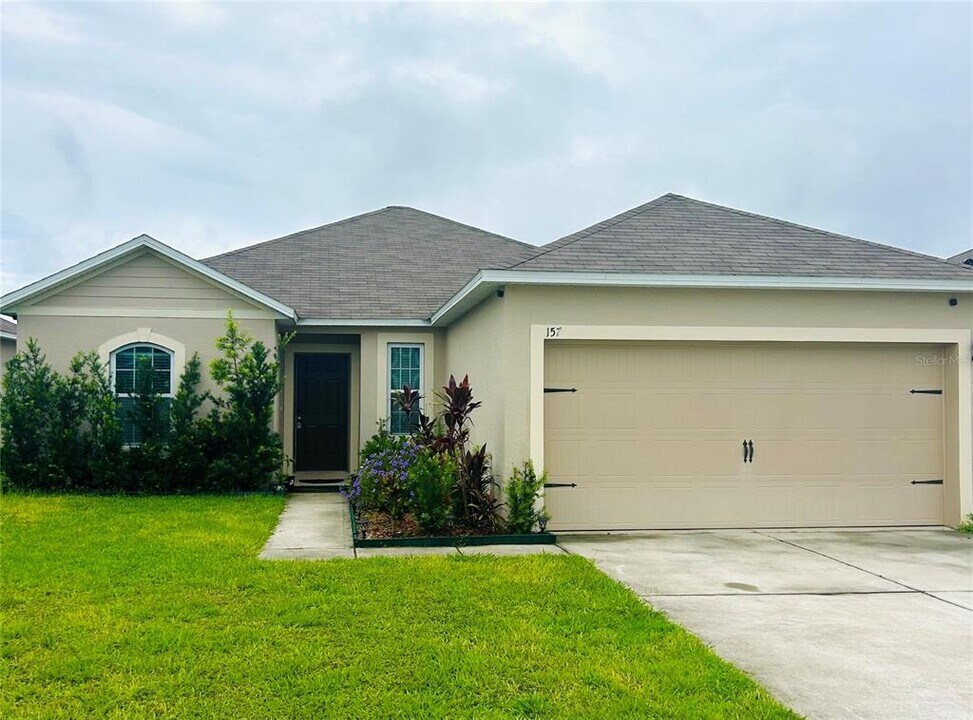 157 Sunny Day Wy in Davenport, FL - Building Photo