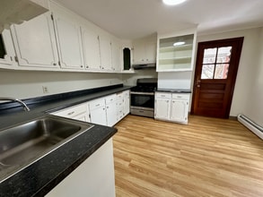 73 Durant St in Middletown, CT - Foto de edificio - Building Photo