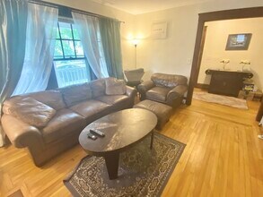 911 Broadway, Unit #1 in Somerville, MA - Building Photo - Building Photo