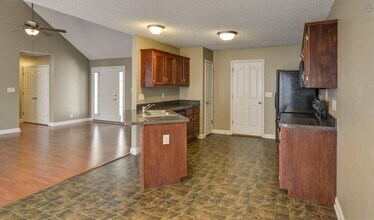 3649 S Naples Ct in Clarksville, TN - Building Photo - Building Photo