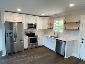 225 Stratford Ln in Boone, NC - Building Photo - Interior Photo