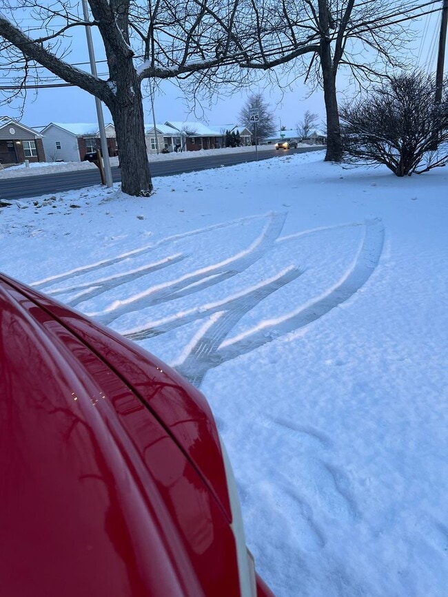 property at 319 E Oak St