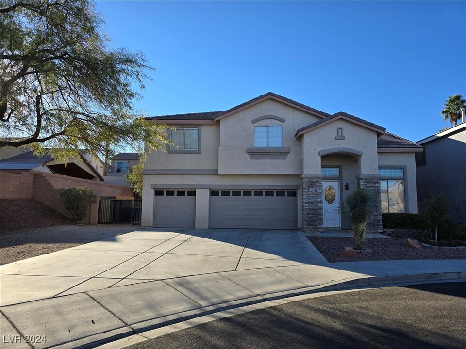 2749 Pine Flat Ct in Henderson, NV - Foto de edificio