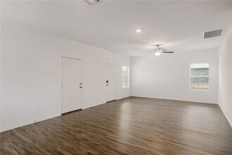 7109 Spirit Hill Rd in Austin, TX - Building Photo - Building Photo