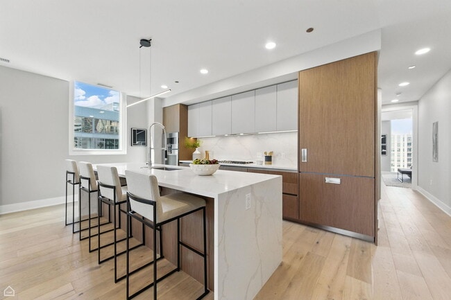 146 W Erie St in Chicago, IL - Building Photo - Building Photo