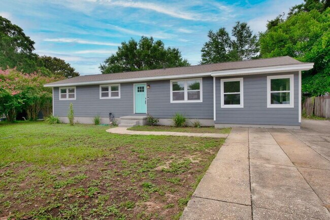 108 Moriarty St NW in Fort Walton Beach, FL - Building Photo - Building Photo