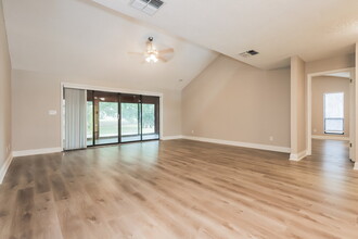 34438 Cedarfield Dr in Ridge Manor, FL - Building Photo - Building Photo
