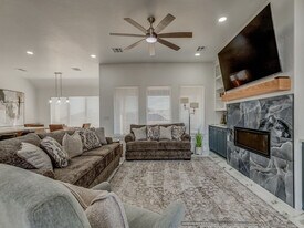 103 Granite Ridge Cir in Medicine Park, OK - Building Photo