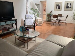 1592 Springside Dr in Weston, FL - Building Photo - Building Photo