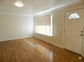 5560 S 316th St in Auburn, WA - Building Photo - Building Photo