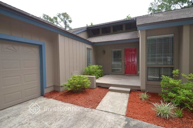 property at 985 Orangewood Rd