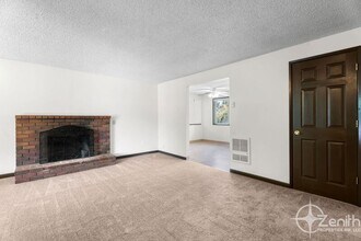 805 NE 122nd Ave in Vancouver, WA - Building Photo - Building Photo