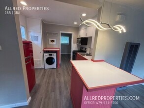 621 N Leverett Ave in Fayetteville, AR - Building Photo - Building Photo