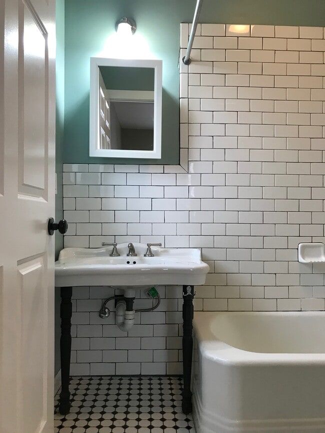 801 S 4th St, Unit 2 in Springfield, IL - Foto de edificio - Building Photo