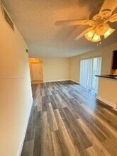 7650 Westwood Dr in Tamarac, FL - Building Photo - Building Photo